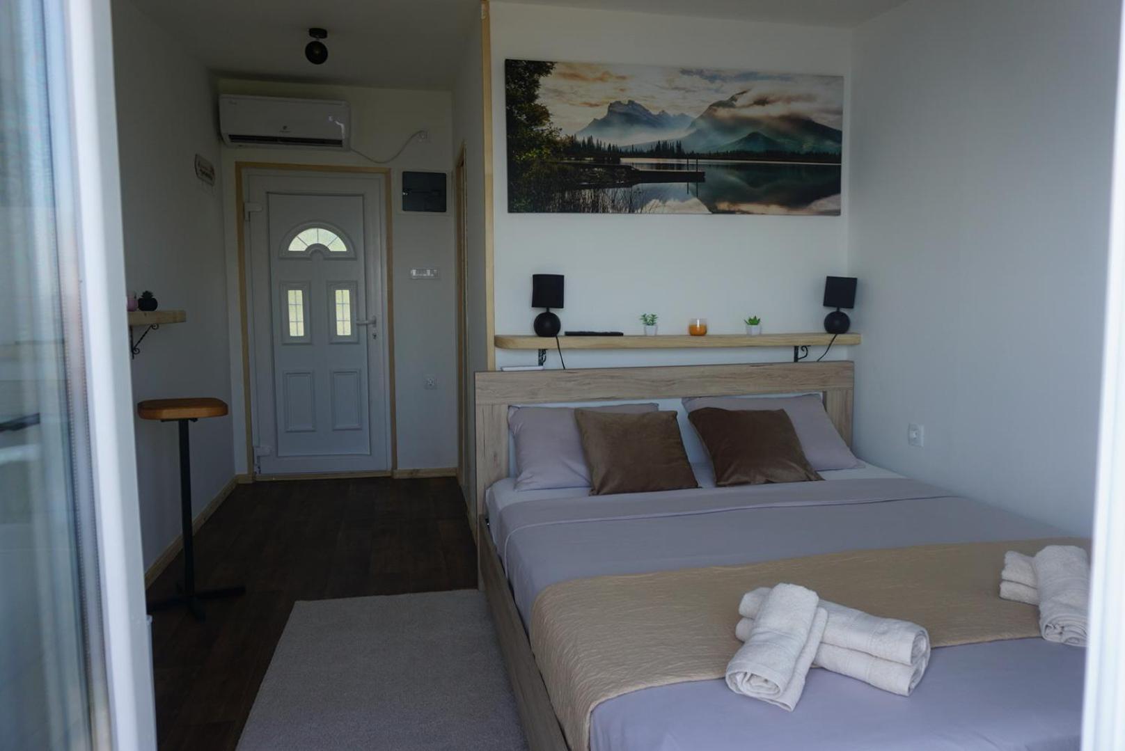 Hill Homes Montenegro Petrovac Bilik gambar